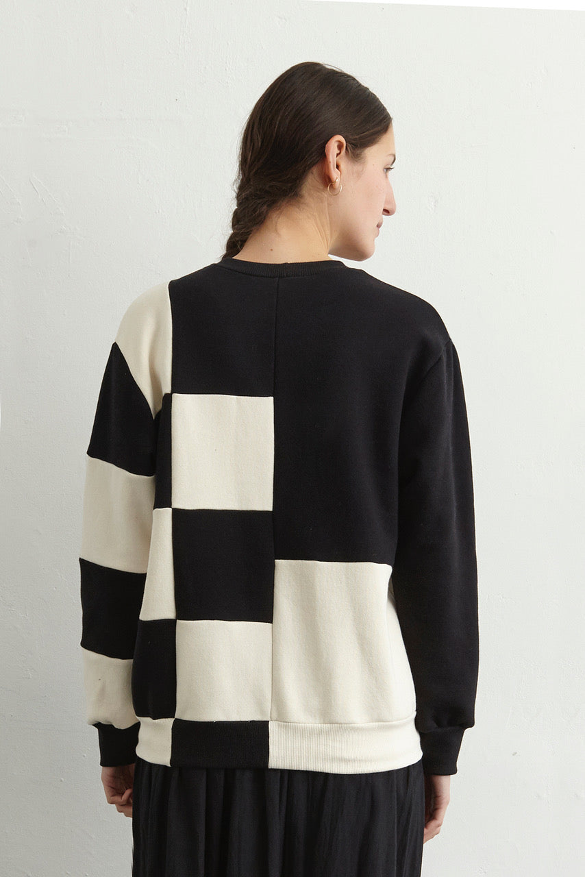 Checky Sweatshirt Black | CORRELL CORRELL